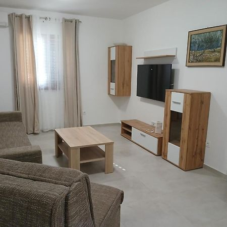 Apartments Njivice Bajcic Exterior foto