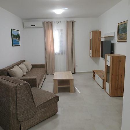Apartments Njivice Bajcic Exterior foto