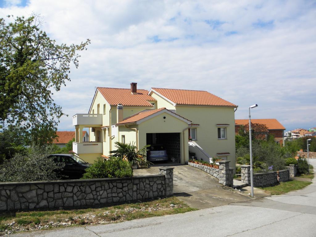 Apartments Njivice Bajcic Exterior foto