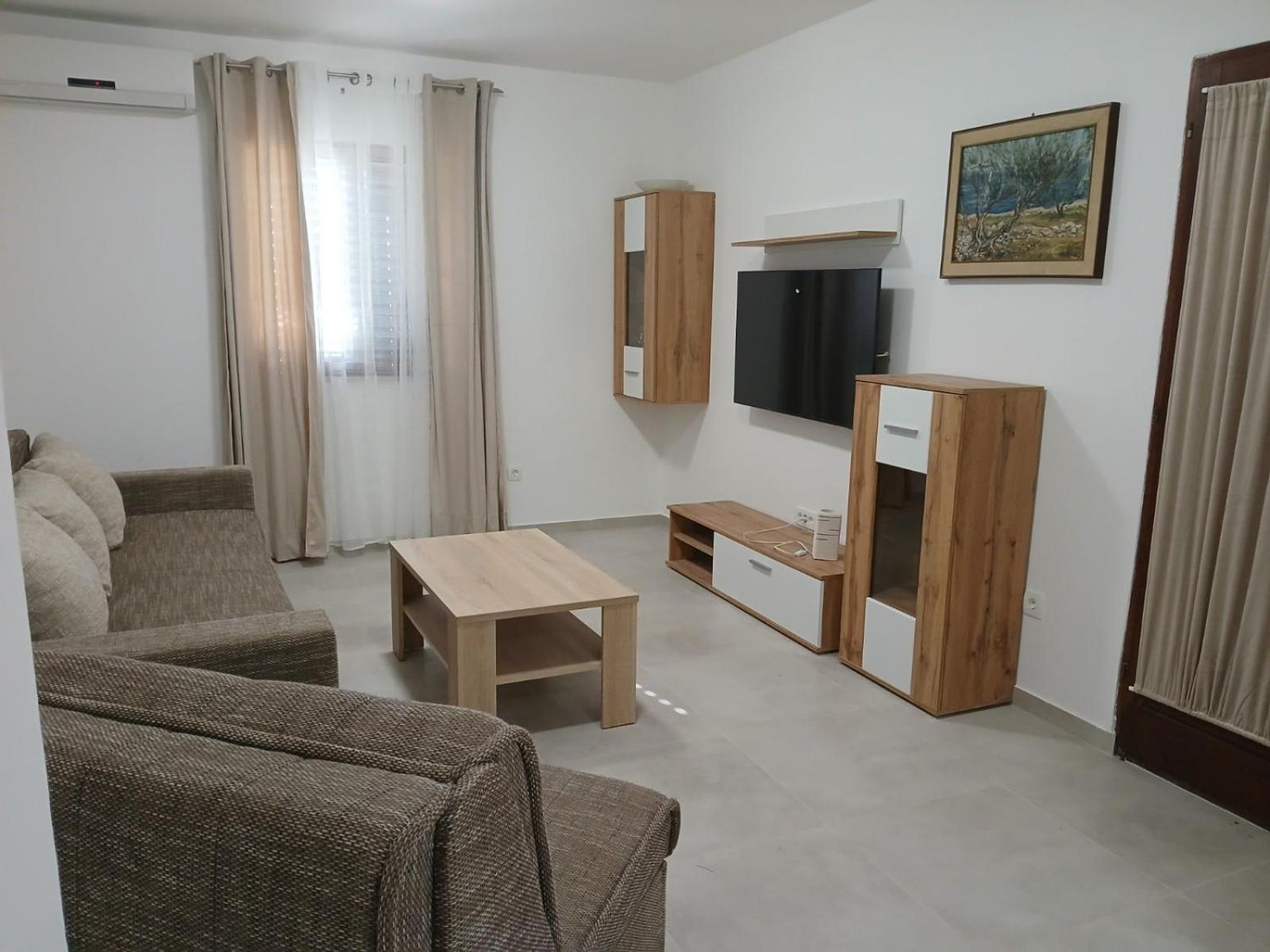 Apartments Njivice Bajcic Exterior foto
