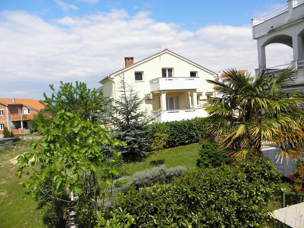 Apartments Njivice Bajcic Exterior foto