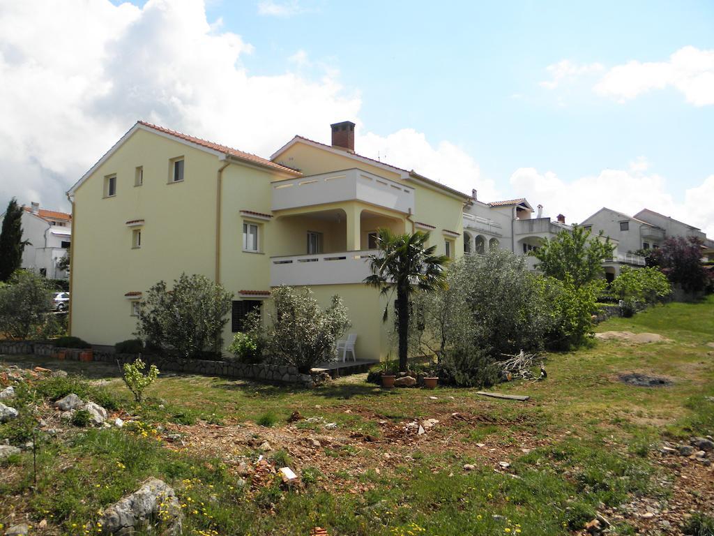 Apartments Njivice Bajcic Exterior foto