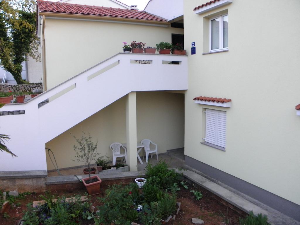 Apartments Njivice Bajcic Exterior foto