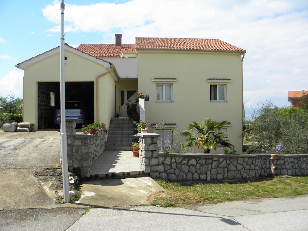 Apartments Njivice Bajcic Exterior foto